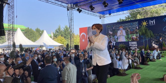 Akşener; “Kimsenin Başına Çay Atmayacağım!”