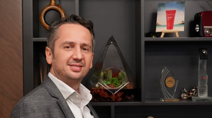 SİNOZ Kozmetik, Akrep Dizisine Sponsor Oldu