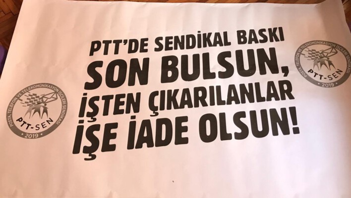 PTT’de Sendikal Haklarını İsteyen Yöneticileri Kapının Önüne Koydular!