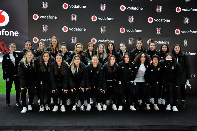 BEŞİKTAŞ’IN BAŞARILI KADIN FUTBOL TAKIMI’NIN İSMİ ‘BEŞİKTAŞ VODAFONE KADIN FUTBOL TAKIMI’ OLARAK TESCİLLENDİ