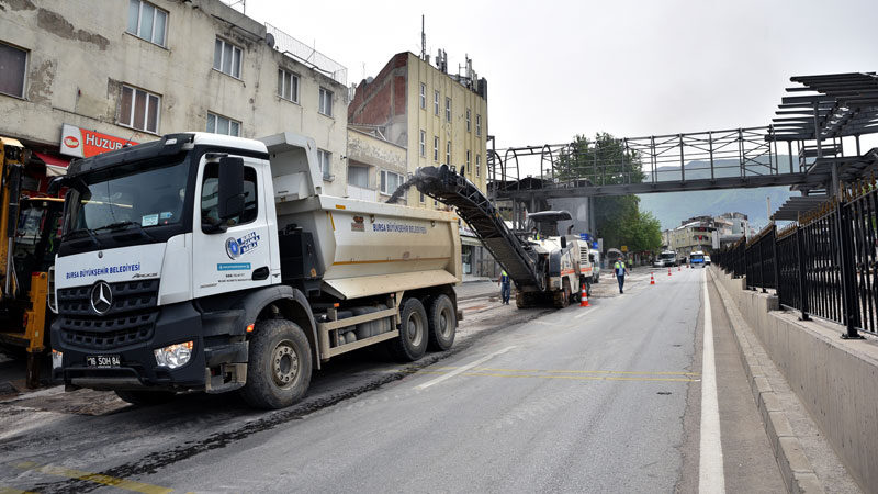 Tam kapanmada Büyükşehir yine yollarda