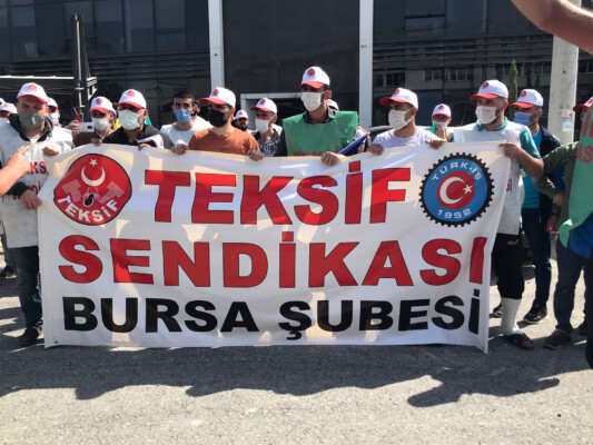 İşten çıkarılan işçiler üretimi durdurdu