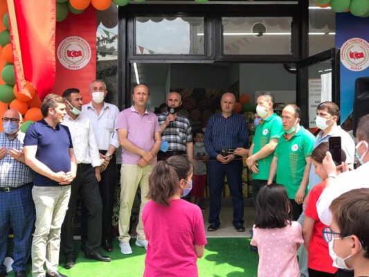 Osmangazi Tüketim Kooperatifi’ne Emek’te Mehterli Açılış! “Vatandaşımızı Taze Meyve ve Sebze ile Buluşturacağız!”