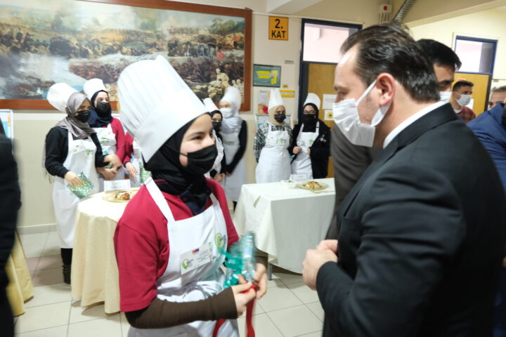 Meslek Lisesinde Suriyeli ve Türk Öğrenciler Yöresel Lezzetlerde Yarıştı