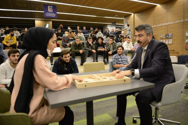 YILDIRIMLI GENÇLERİN BULUŞMA NOKTASI: MÜMİNE ŞEREMET UYUMAYAN KÜTÜPHANESİ