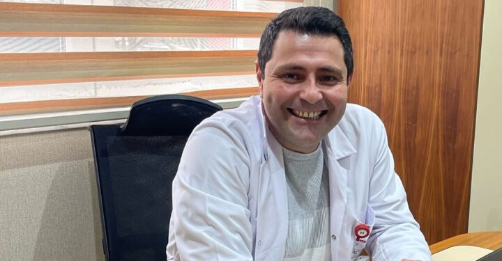 Doç. Dr. Mazlum Şahin; “Küçük Kesi Yöntemiyle Koroner Bypass (Kapalı Bypass ) yöntemini anlatıyor