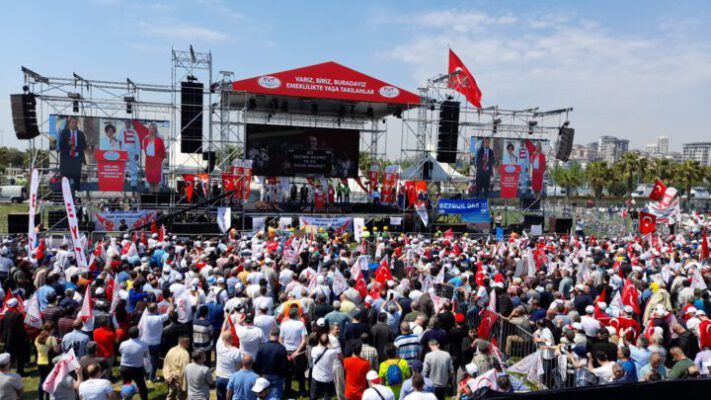 EYT’liler İstanbul Maltepe’de Seslerini Duyurmak İçin Toplandı!