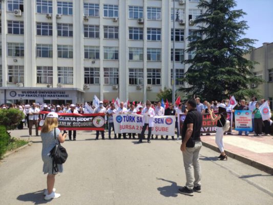 Sağlık çalışanları şiddet sarmalından bir an önce kurtarılmalıdır