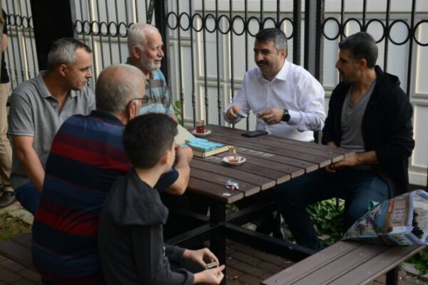 BAŞKAN OKTAY YILMAZ BAYRAMI TATBİKAT CAMİİ’NDE KARŞILADI