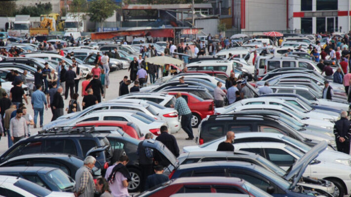 İKİNCİ EL OTOMOBİL PAZARINDAKİ DARALMA SÜRÜYOR