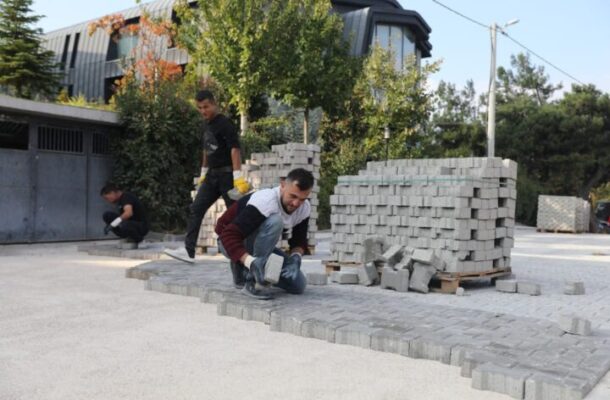 MUDANYA GENELİNDE BETON PARKE ÇALIŞMALARI SÜRÜYOR