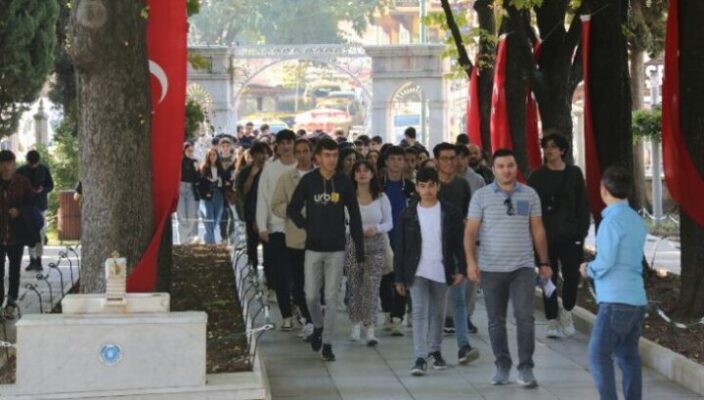 GÜRSULU GENÇLER ECDADIN İZLERİYLE BULUŞTURULUYOR