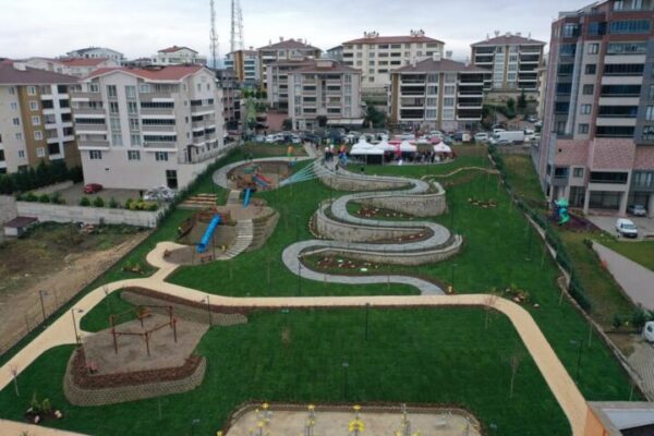 KURTULUŞ MAHALLESİ’NE YENİ BİR PARK DAHA KAZANDIRILDI