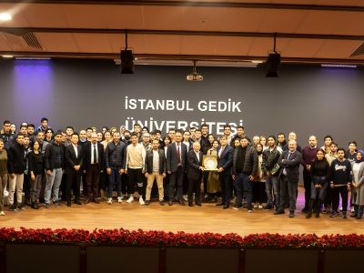 İstanbul GEDİK Üniversitesi tarafından SOCAR Azneft Üretim Birliği Genel Müdürü Şahmar Hüseynov’a Fahri Doktora takdim edildi.