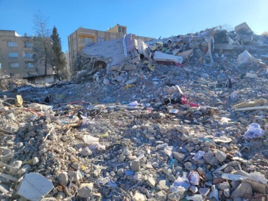 İMO BURSA ŞUBESİ ÜYELERİ HASAR TESPİTİ İÇİN ADIYAMAN’DA… İNŞAAT MÜHENDİSLERİ AFET BÖLGESİNDE HASAR TESPİTİNE BAŞLADI