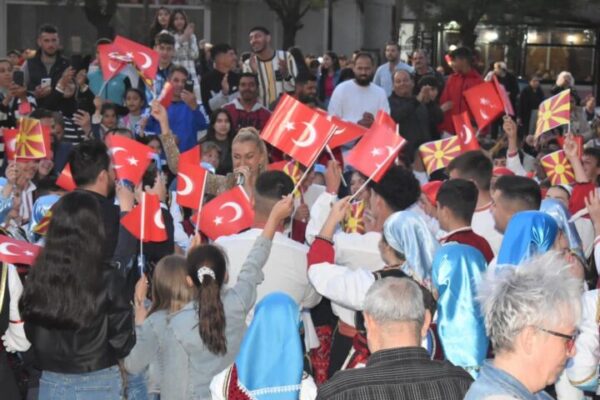 Tuğba Özay, Makedonya’da 19 Mayıs’ı coşkuyla kutladı