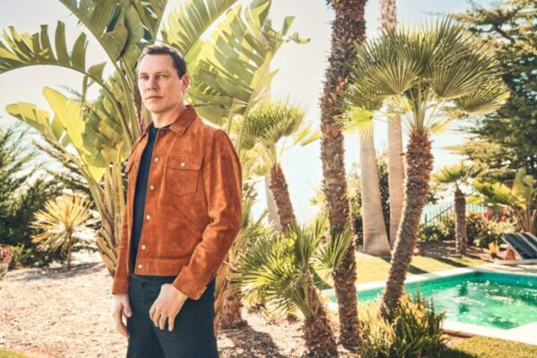 TIËSTO’NUN YENİ ALBÜMÜNDEN ŞARKILAR TÜRK RADYOLARINI SALLADI! 3 ŞARKISI TÜRK RADYOLARINDA İLK 100’DE!