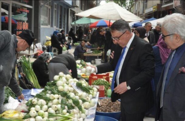 Vekile muhteşem karşılama! Büyük Birlik’ten Karacabey çıkartması