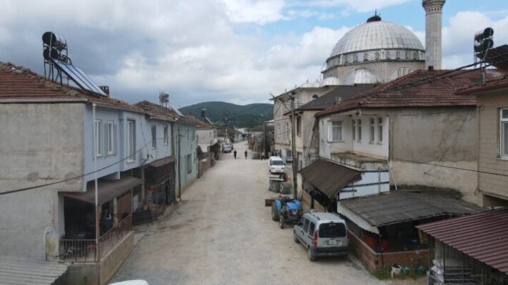 MERKEZDEN KIRSALA PARKE TAŞI ÇALIŞMALARI SÜRÜYOR