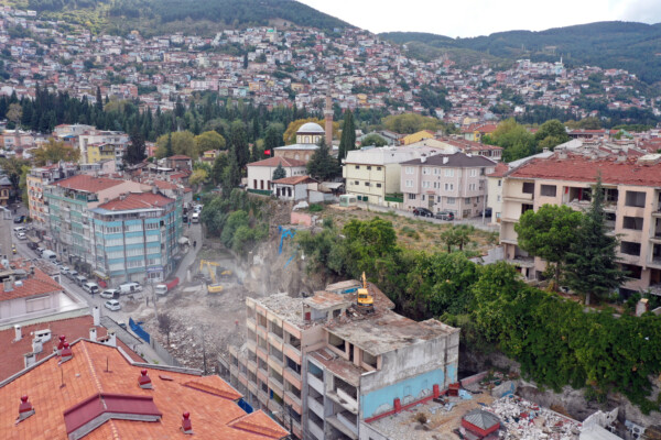 GELECEK OSMANGAZİ; “İlçenin Konumu Gereği Acil Kamulaştırmalar Yapılmalı!”