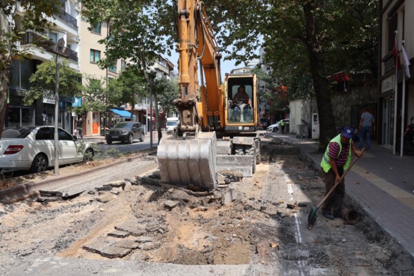 TEYYARECİ MEHMET ALİ CADDESİ YENİLENİYOR