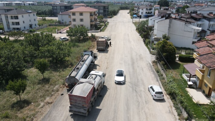 İznik Belediyesi’nden Yollara Sathi Kaplama Çalışması