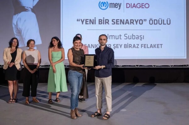 AYVALIK ULUSLARARASI FİLM FESTİVALİ’NDE MEY|DIAGEO’NUN VERDİĞİ “YENİ BİR .” ÖDÜLÜ, BU YIL SENARYO DALINDA UMUT SUBAŞI’NIN OLDU!