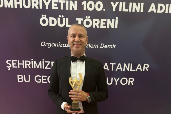 Dr. Sezgin’e anlamlı ödül