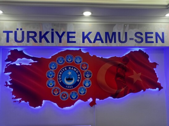 Türkiye KamuSen Bursa; “Eğitim Çınarlarının Her Zaman Yanındayız!”