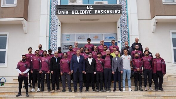 Katar Paramotor Milli Takımı’ndan Başkan Usta’ya Teşekkür Plaketi