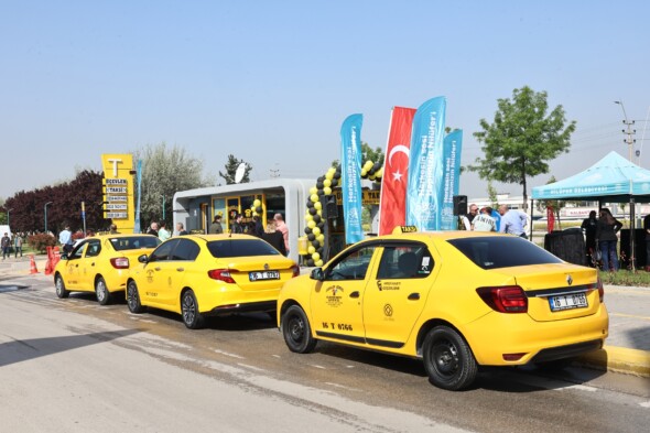 Üçevler’de modern taksi durağı hizmete açıldı
