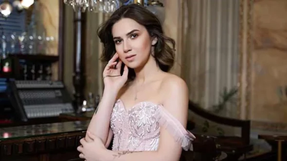 ECE MUMAY’dan çarpıcı açıklamalar ||| evlilik için erken, 3 dil konuşuyorum, bir ayağım artık Londra’da